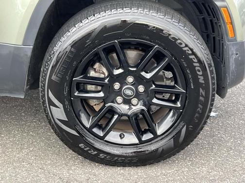 2025 Land Rover Defender P300