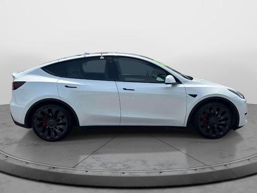 Black 2022 Tesla Model Y Performance