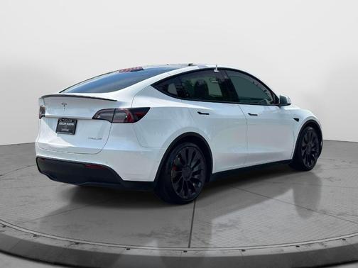 Black 2022 Tesla Model Y Performance