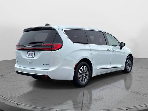 2023 Chrysler Pacifica Hybrid Limited