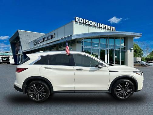 2022 INFINITI QX50 Luxe
