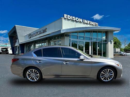2022 INFINITI Q50 LUXE