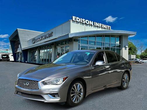 2022 INFINITI Q50 LUXE