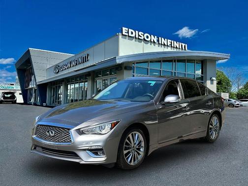 2022 INFINITI Q50 LUXE