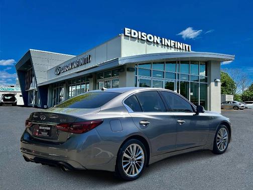 2022 INFINITI Q50 LUXE