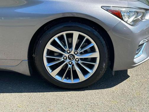 2022 INFINITI Q50 LUXE