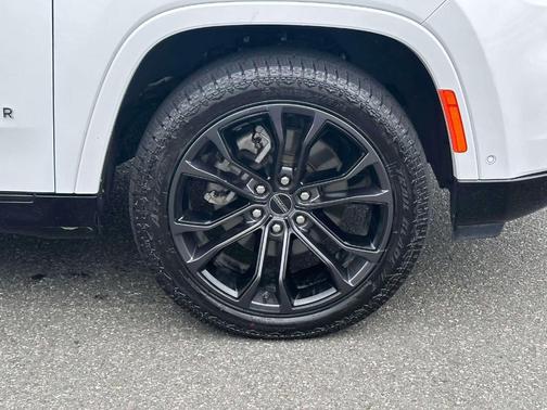 2024 Jeep Grand Wagoneer L Series II