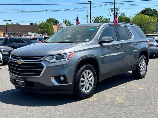 Satin Steel Metallic 2021 Chevrolet Traverse LT Cloth