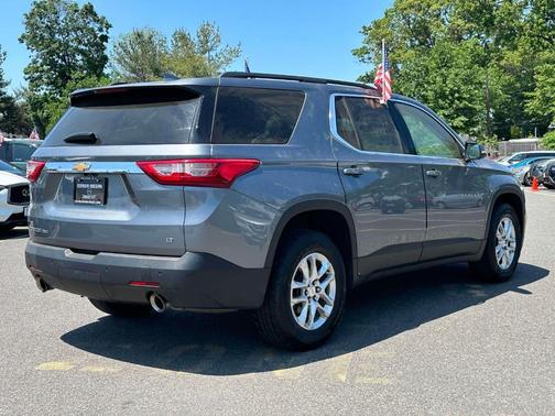 Satin Steel Metallic 2021 Chevrolet Traverse LT Cloth