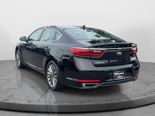 Aurora Black 2017 Kia Cadenza Premium