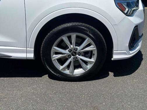 Arkona White 2025 Audi Q3 45 S line Premium