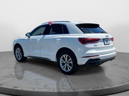 Arkona White 2025 Audi Q3 45 S line Premium