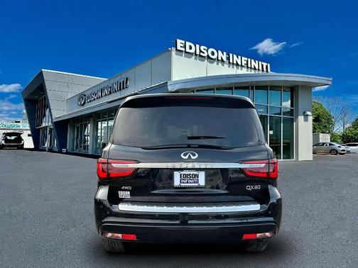 2024 INFINITI QX80 SENSORY