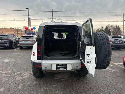 2025 Land Rover Defender P300