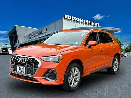2022 Audi Q3 45 S line Premium