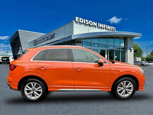 2022 Audi Q3 45 S line Premium