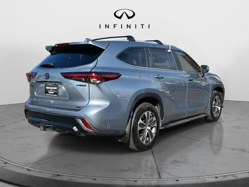 2024 Toyota Highlander Hybrid XLE