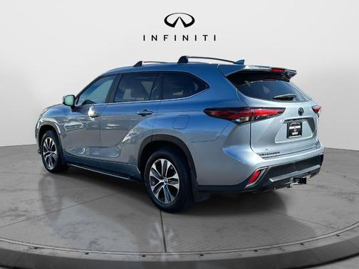 2024 Toyota Highlander Hybrid XLE