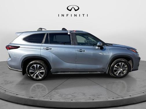 2024 Toyota Highlander Hybrid XLE