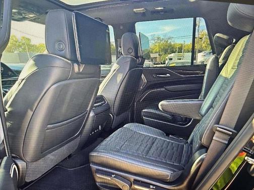 2023 Cadillac Escalade Sport Platinum