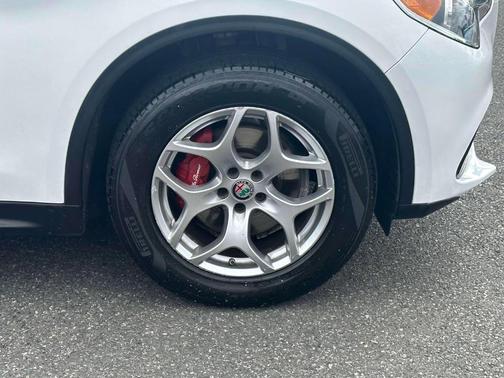 2019 Alfa Romeo Stelvio Base