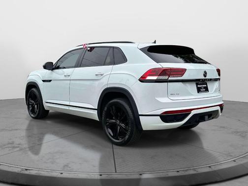 Pure White 2023 Volkswagen Atlas Cross Sport 3.6 V6 SEL R-Line Black