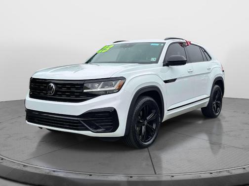 Pure White 2023 Volkswagen Atlas Cross Sport 3.6 V6 SEL R-Line Black