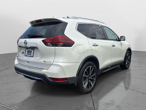 White 2019 Nissan Rogue SL