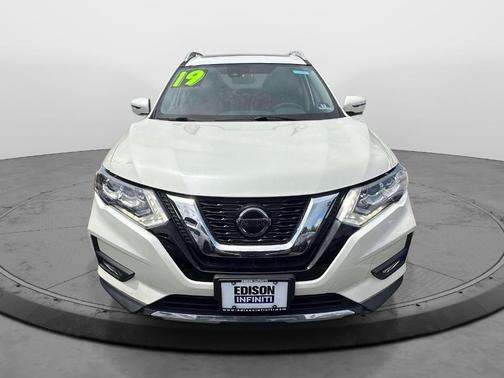 White 2019 Nissan Rogue SL