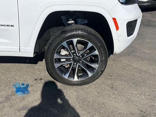 2022 Jeep Grand Cherokee Overland