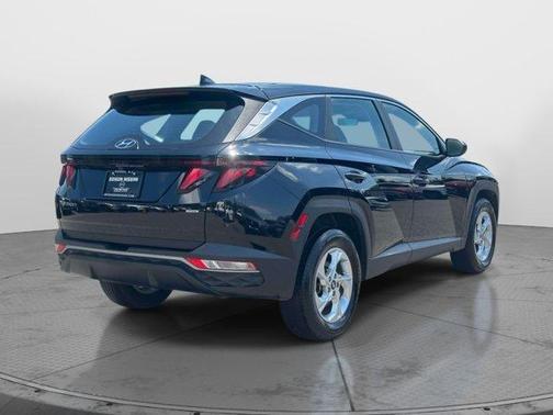 Black Pearl 2024 Hyundai TUCSON SE
