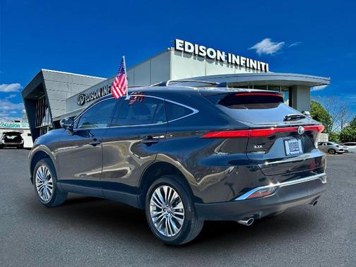 2024 Toyota Venza LE