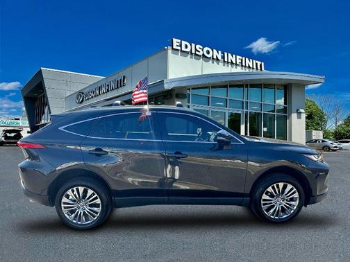 2024 Toyota Venza LE