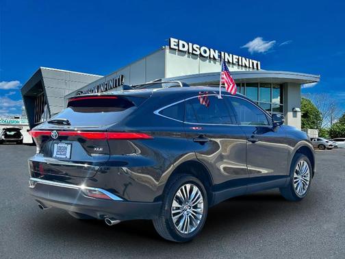 2024 Toyota Venza LE