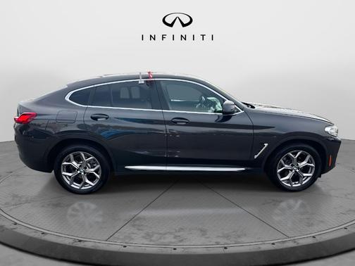 2023 BMW X4 xDrive30i