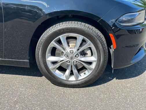 Pitch Black Clearcoat 2022 Dodge Charger SXT