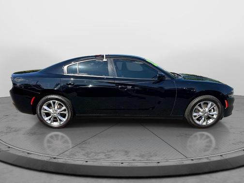 Pitch Black Clearcoat 2022 Dodge Charger SXT