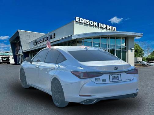 2022 Lexus ES 350 Base