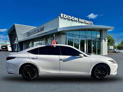 2022 Lexus ES 350 Base