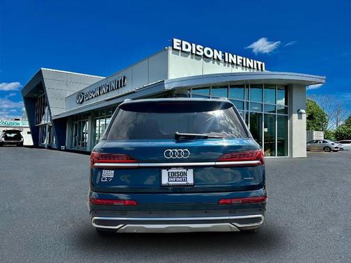 2020 Audi Q7 55 Premium Plus