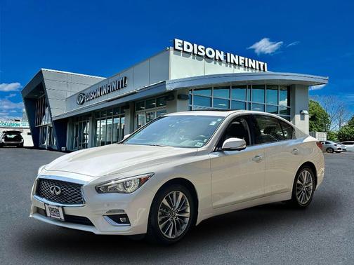 2022 INFINITI Q50 LUXE