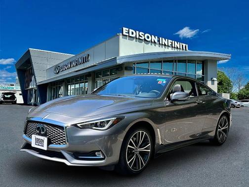 2022 INFINITI Q60 LUXE