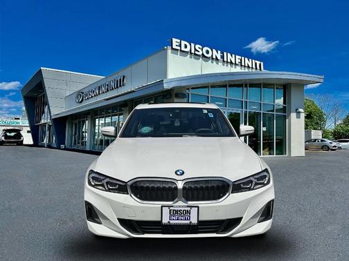 2025 BMW 330 i xDrive