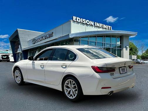 2025 BMW 330 i xDrive