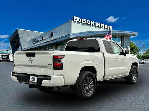 2025 Nissan Frontier SV