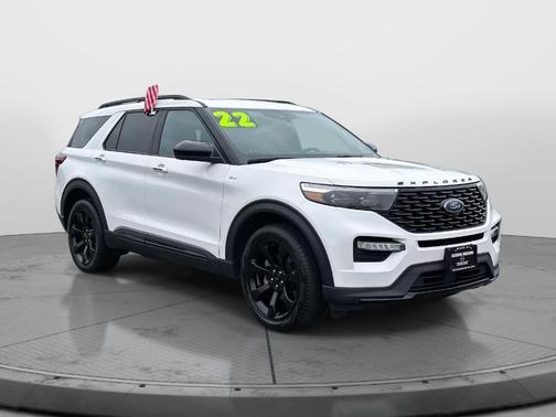 White 2022 Ford Explorer ST-Line