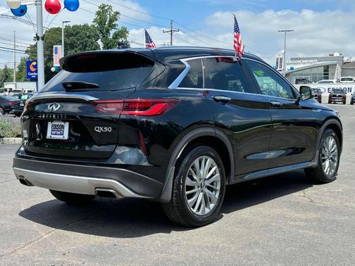 2024 INFINITI QX50 Luxe