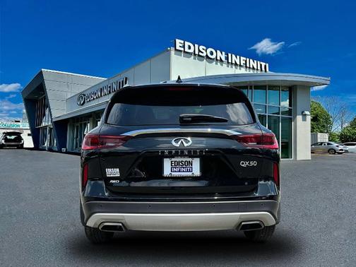 2024 INFINITI QX50 Luxe