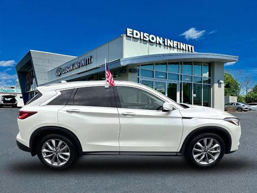 2022 INFINITI QX50 Luxe