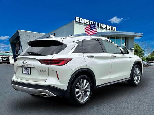 2022 INFINITI QX50 Luxe